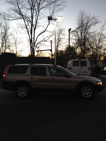 2005 Volvo XC70 Base S SL Mint Highway Miles