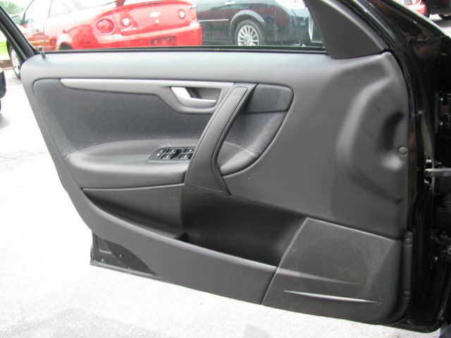 2006 Volvo XC70 LE 4D Passenger Van