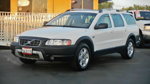 2006 Volvo XC70 LS Flex Fuel 4x4 This Is One Of Our Best Bargains