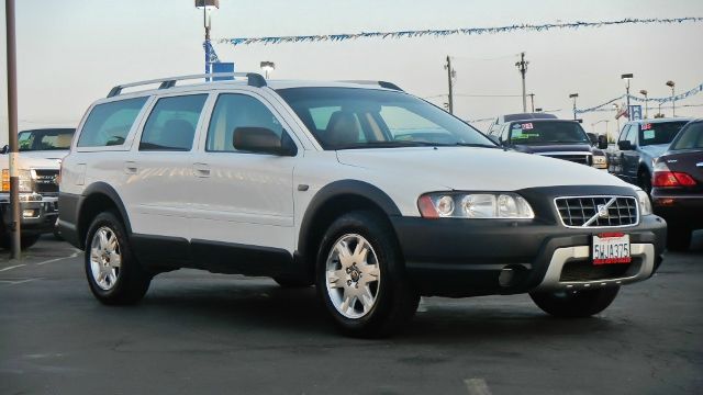 2006 Volvo XC70 LS Flex Fuel 4x4 This Is One Of Our Best Bargains