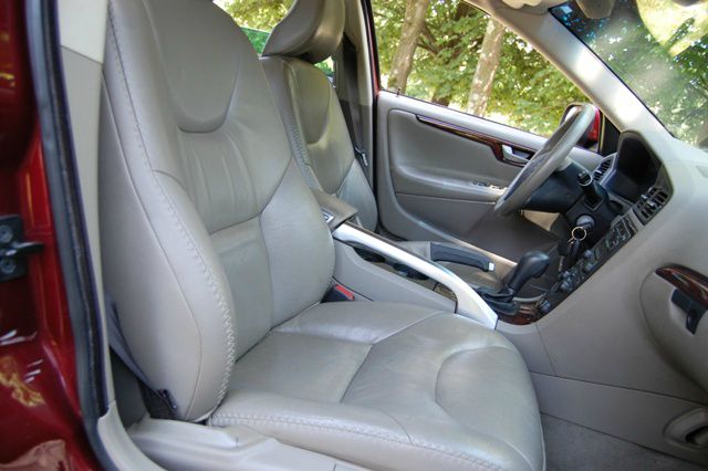 2007 Volvo XC70 LE 4D Passenger Van