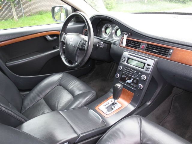 2009 Volvo XC70 Centurion Crew Cab 4WD