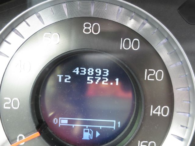 2009 Volvo XC70 Centurion Crew Cab 4WD