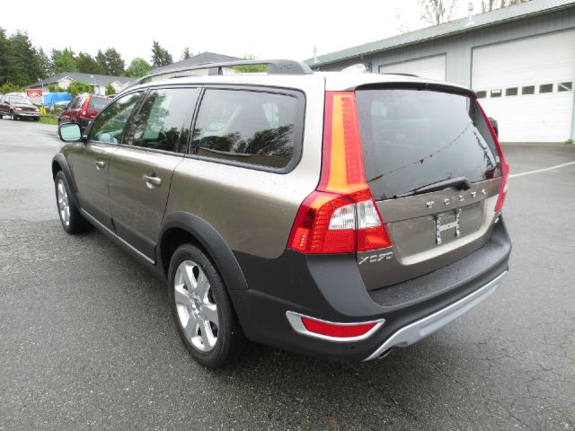 2009 Volvo XC70 Centurion Crew Cab 4WD