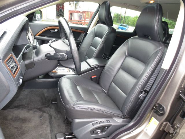 2009 Volvo XC70 Centurion Crew Cab 4WD