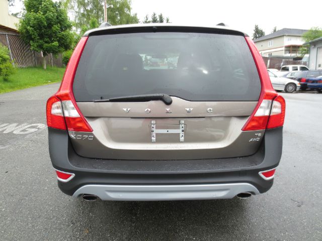 2009 Volvo XC70 Centurion Crew Cab 4WD