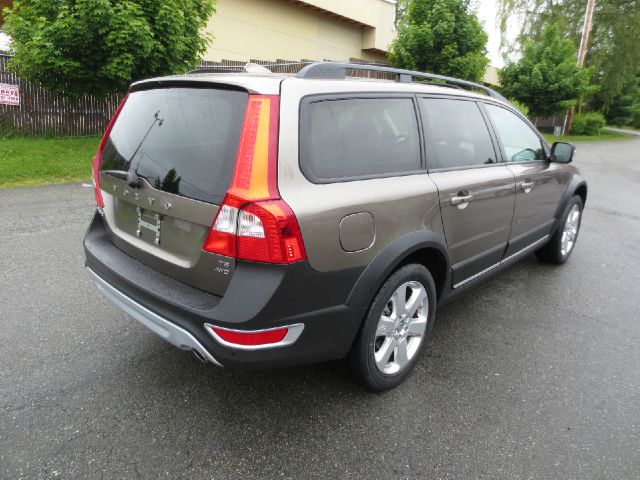 2009 Volvo XC70 Centurion Crew Cab 4WD