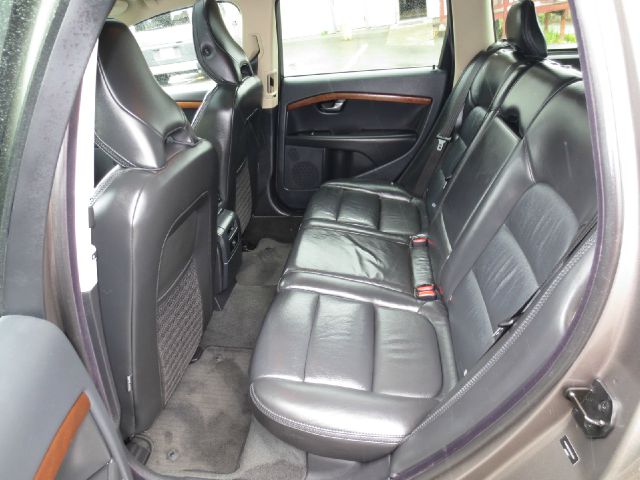 2009 Volvo XC70 Centurion Crew Cab 4WD