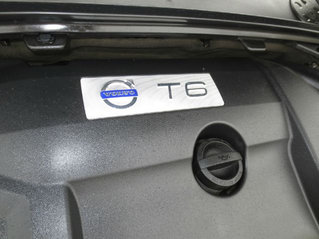 2009 Volvo XC70 Centurion Crew Cab 4WD