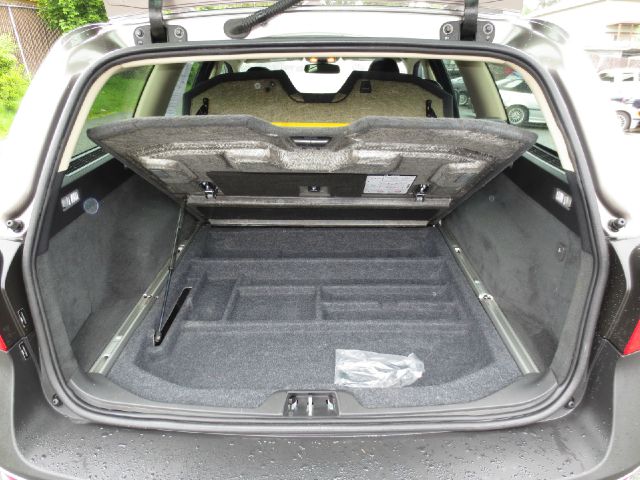 2009 Volvo XC70 Centurion Crew Cab 4WD