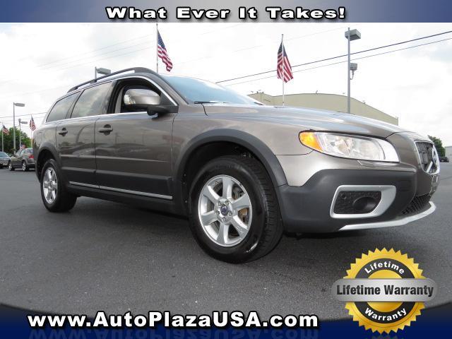 2010 Volvo XC70 Reg Cab 133 Inch WB Truck