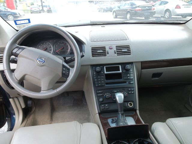 2003 Volvo XC90 Unknown