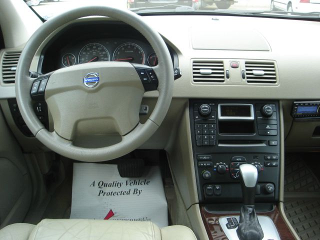 2003 Volvo XC90 3.0si Navigation Pano Htd Sts
