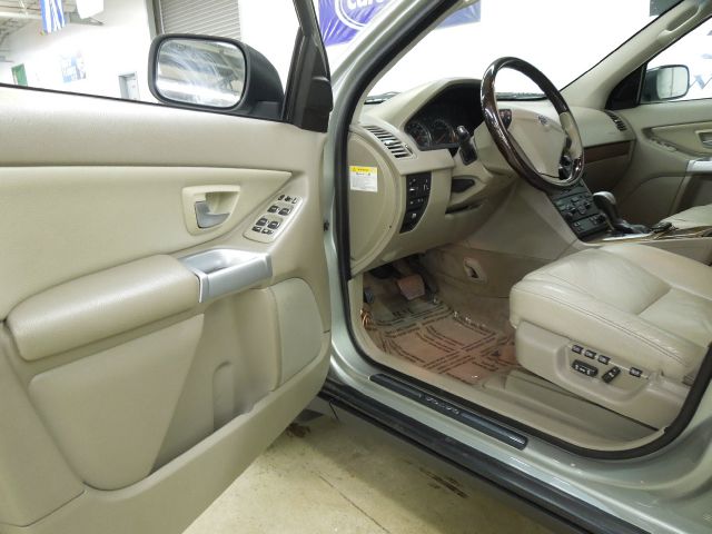 2004 Volvo XC90 3.0si Navigation Pano Htd Sts