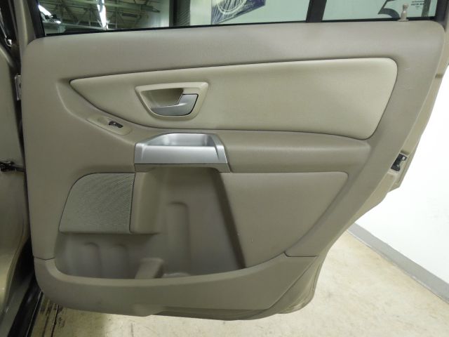 2004 Volvo XC90 3.0si Navigation Pano Htd Sts