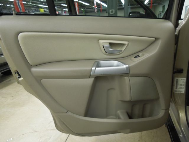 2004 Volvo XC90 3.0si Navigation Pano Htd Sts