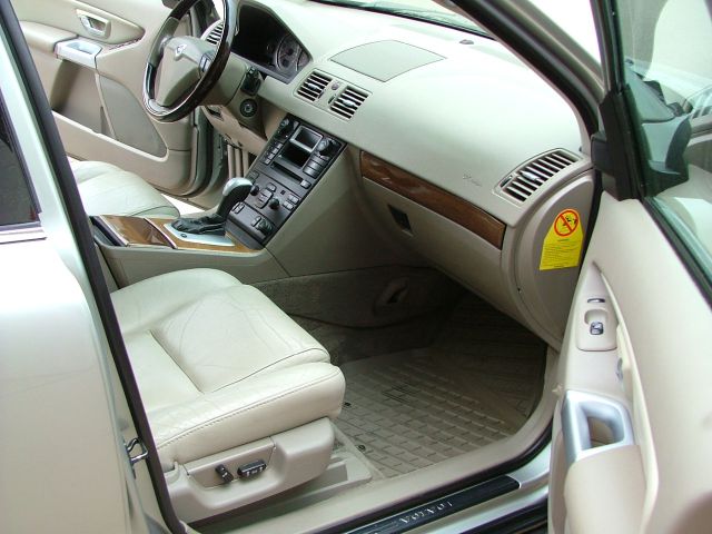 2004 Volvo XC90 3.0si Navigation Pano Htd Sts