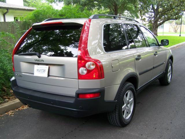 2005 Volvo XC90 T6 AWD Leather Moonroof Navigation