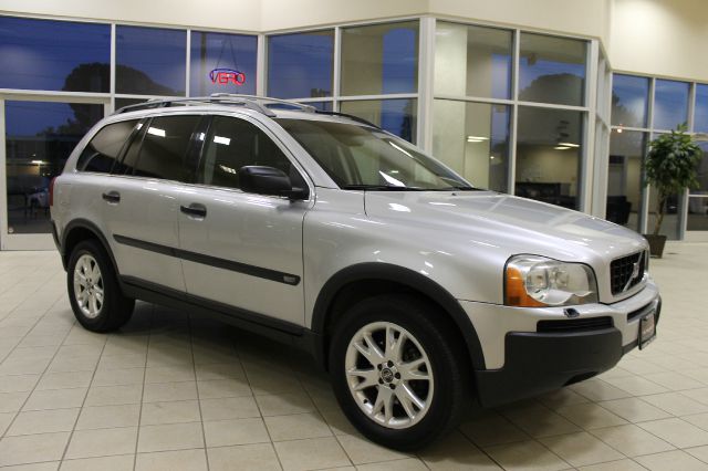 2005 Volvo XC90 LE 4x4 SUV