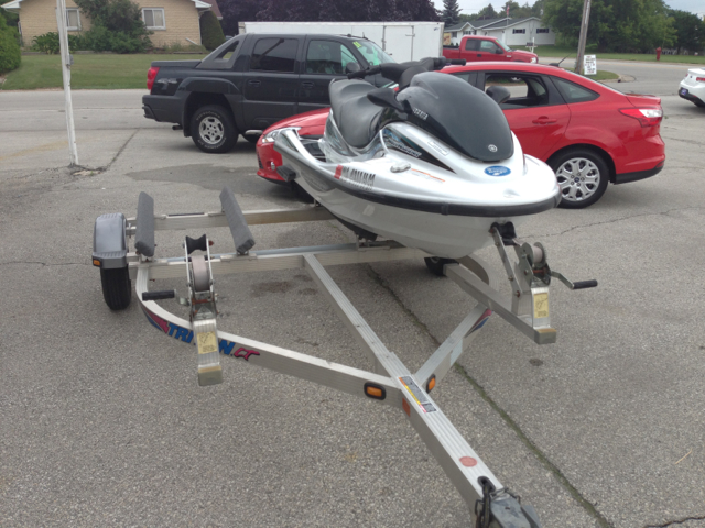 2001 YAMAHA 800 XLS 4dr Wgn 3.2L W/sunroof