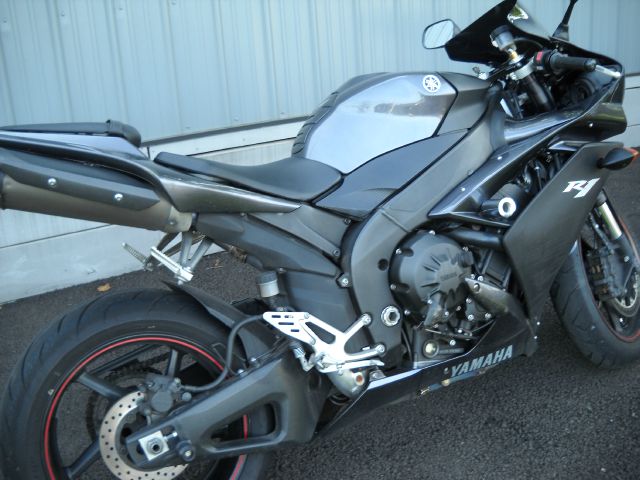 2005 YAMAHA R1 Journey W/ Premium Pkg