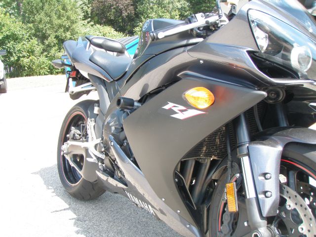 2007 YAMAHA R1 W/leather