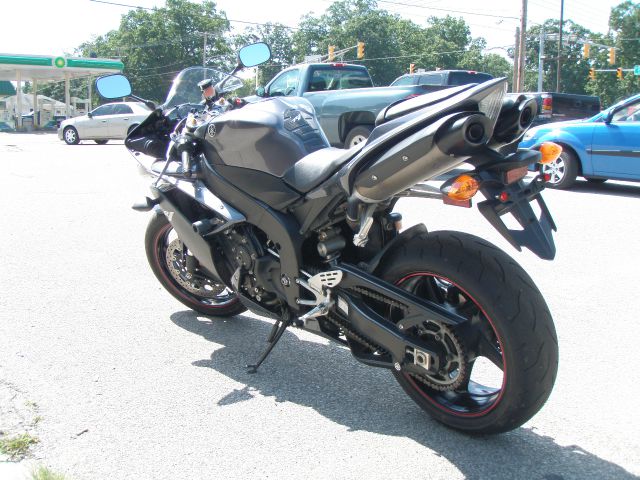 2007 YAMAHA R1 W/leather