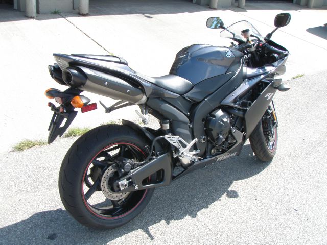 2007 YAMAHA R1 W/leather