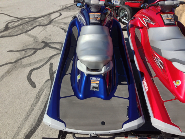 2013 YAMAHA VX WaveRunners Sedan 4 D