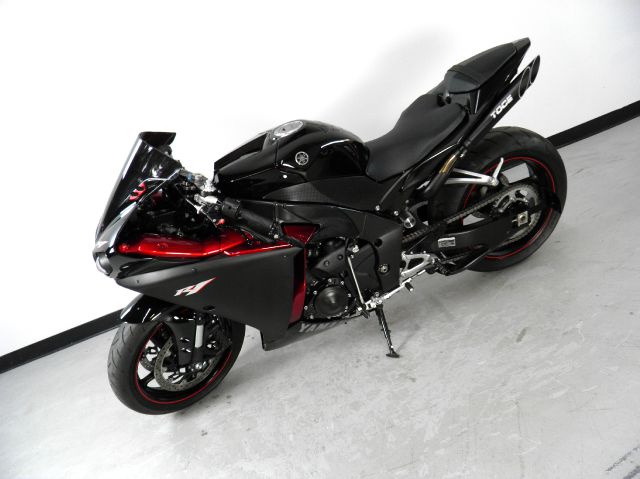 2011 YAMAHA YZF-R1 Unknown